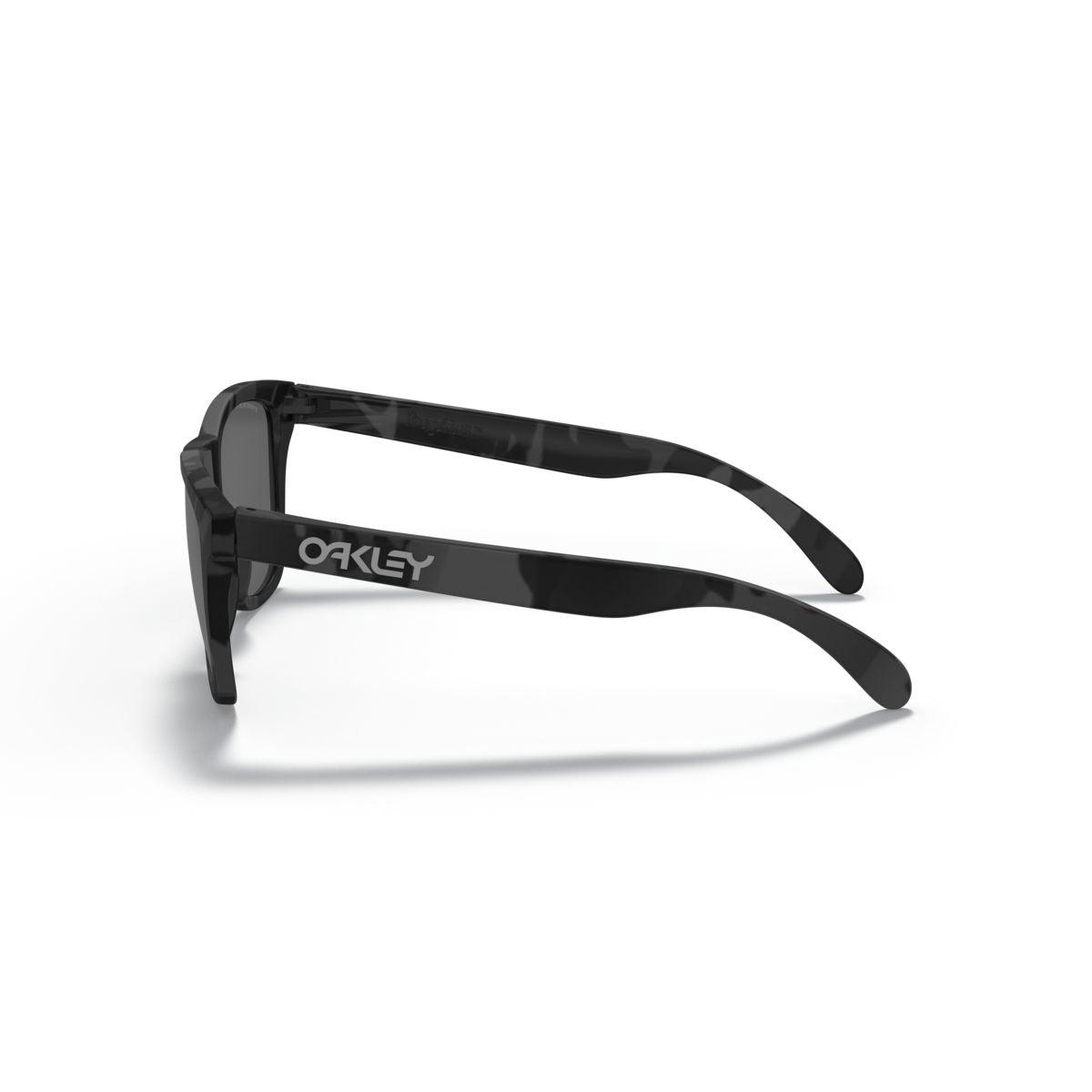 Oakley Frogskins (Low Bridge Fit) Black Camo/Prizm Black 0OO9245-924565