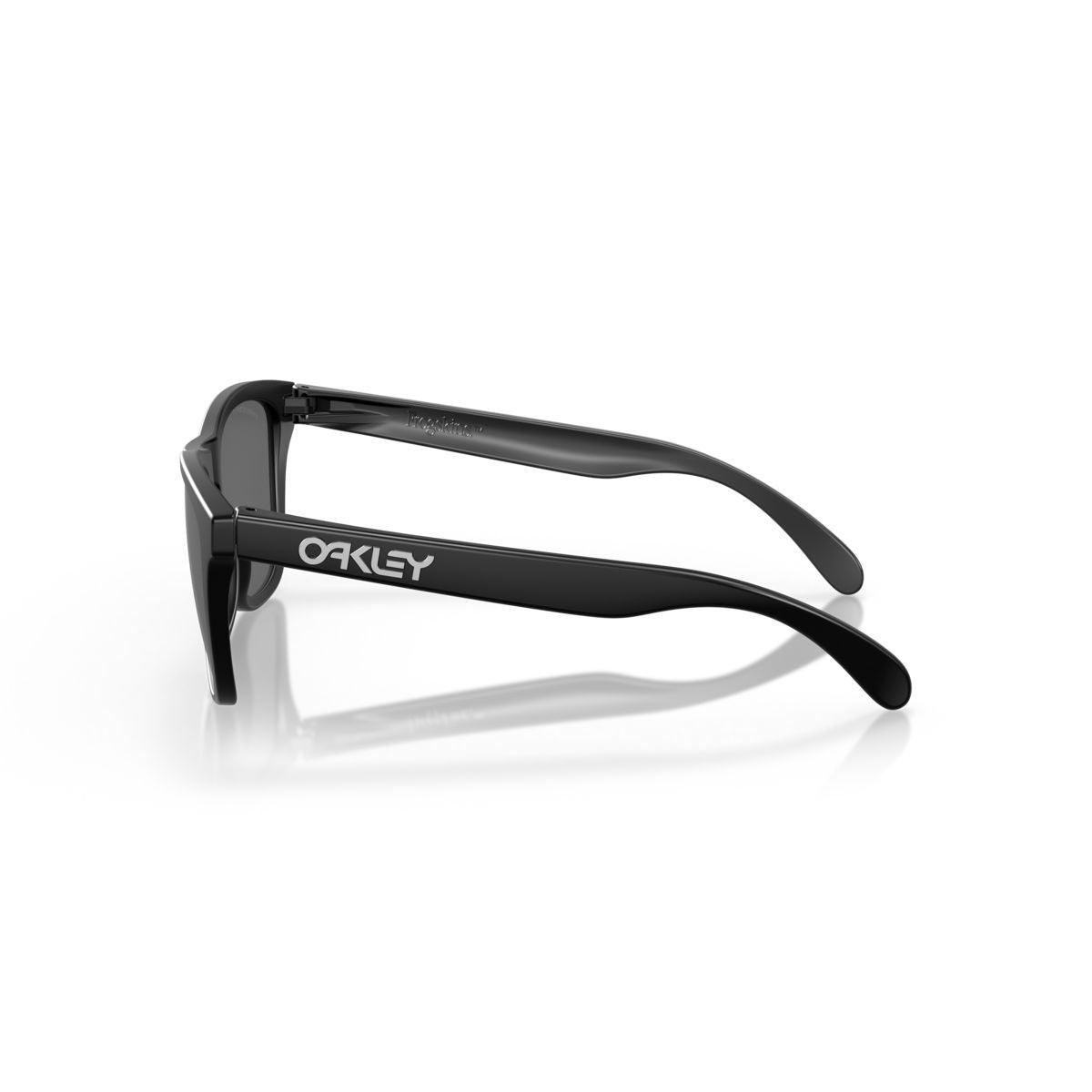 Oakley Frogskins (Low Bridge Fit) Matte Black/Prizm Black Polarized 0OO9245-924587
