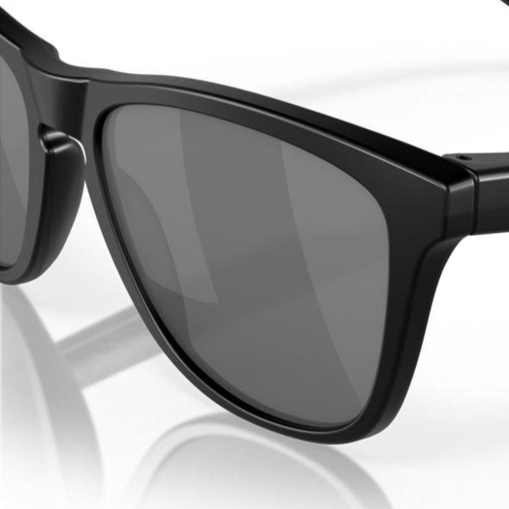 Oakley Frogskins (Low Bridge Fit) Matte Black/Prizm Black Polarized 0OO9245-924587